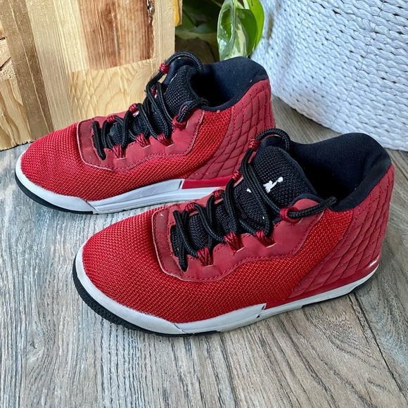 Youth Jordan’s size 11 - Picture 2 of 5